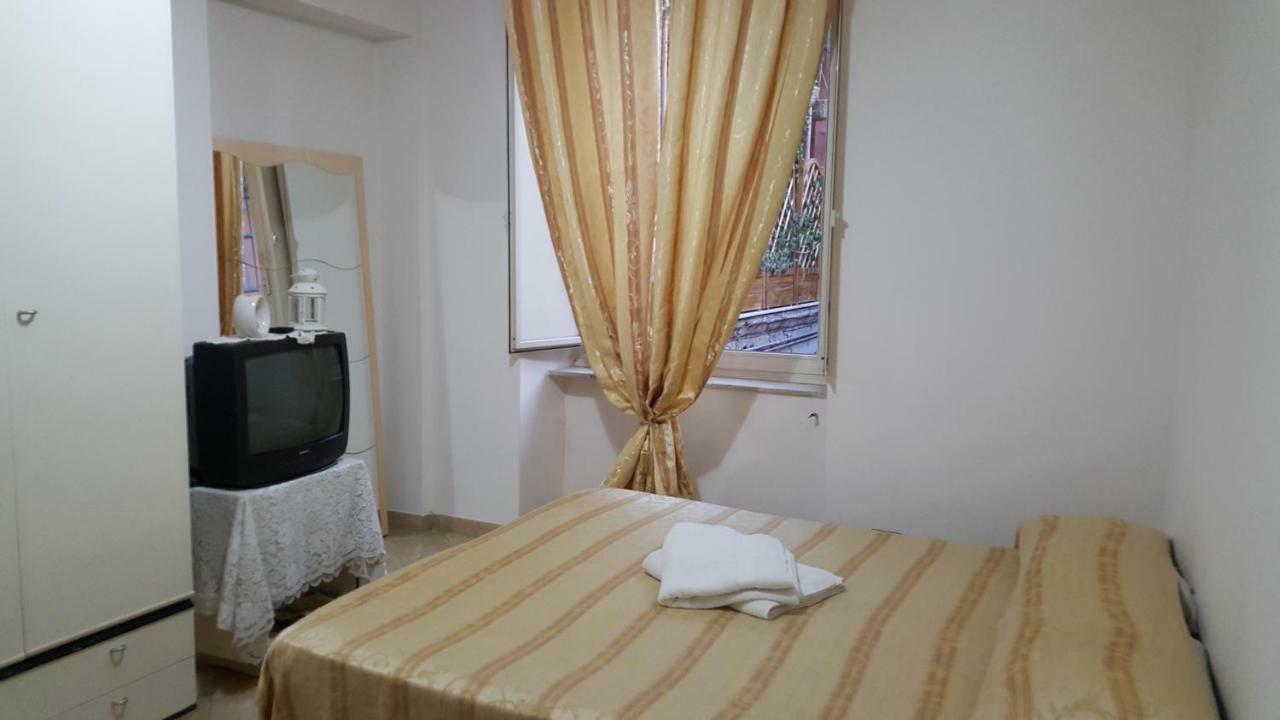 Una Casetta Al Centro Di Napoli Zewnętrze zdjęcie